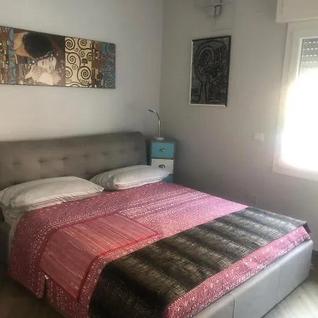 Tom & Jerry Bed & Breakfast 4*