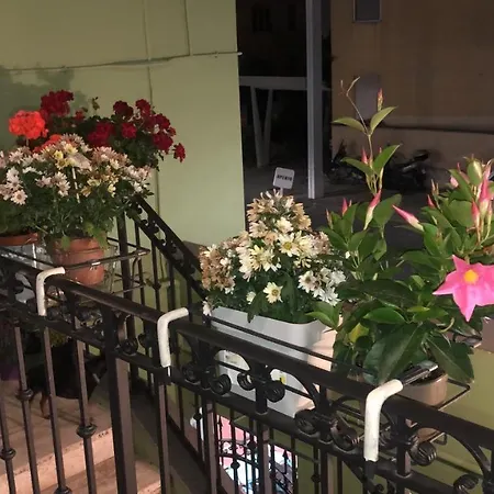 Tom & Jerry Bed & Breakfast 3*