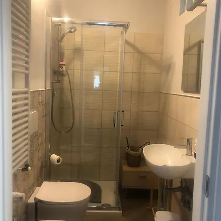 Tom & Jerry Bed & Breakfast 3*