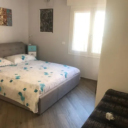 Tom & Jerry Bed and Breakfast Πίζα