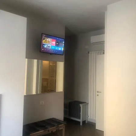 Tom & Jerry Bed and Breakfast Πίζα